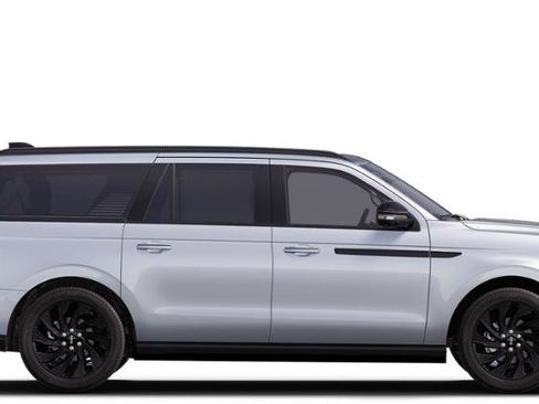 New 2025 Lincoln Navigator L Reserve w/ Jet Appearance Package image 28