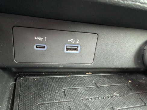 Used 2024 Mitsubishi Outlander ES image 30