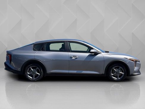 Certified 2025 Kia K4 LXS image 8