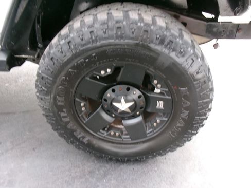 Used 2013 Jeep Wrangler Unlimited Rubicon w/ Dual Top Group AWD/4WD image 21