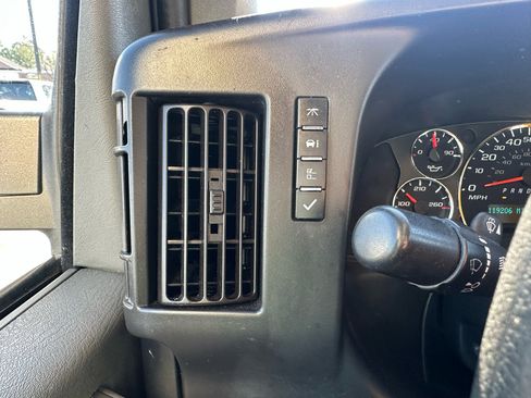 Used 2019 GMC Savana 3500 Extended w/ Driver Convenience Package image 12