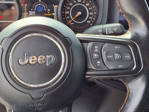 Used 2024 Jeep Gladiator Mojave AWD/4WD image 6