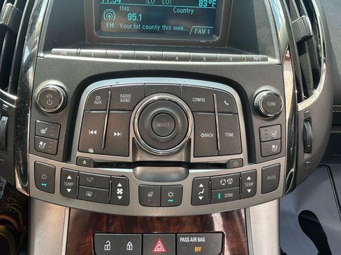Used 2010 Buick LaCrosse CXL w/ Luxury Package FWD image 23