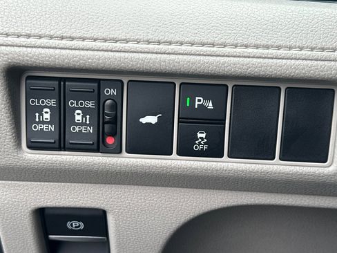Used 2025 Honda Odyssey Elite image 39
