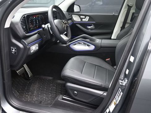 Certified 2026 Mercedes-Benz GLS 450 4MATIC image 17