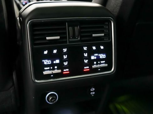 Used 2020 Porsche Cayenne Turbo AWD/4WD image 20