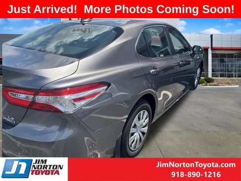 Used 2020 Toyota Camry LE FWD image 6