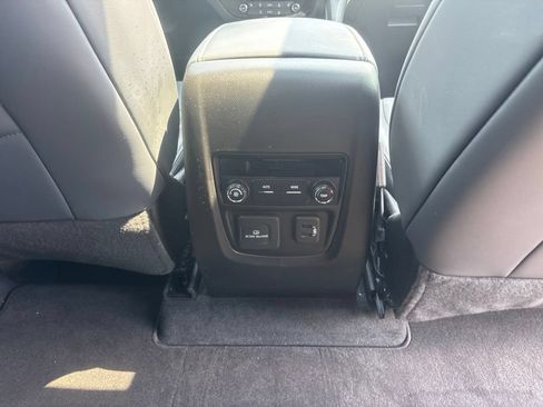 Used 2023 Buick Enclave Essence w/ Experience Buick Package AWD/4WD image 10