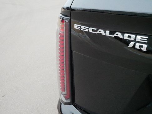 New 2025 Cadillac Escalade IQ Luxury 2 w/ LPO, Radiant Package image 15