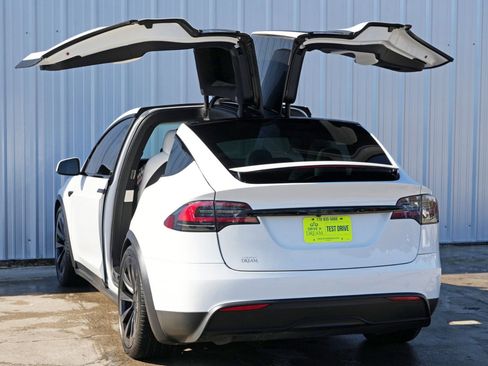 Used 2022 Tesla Model X image 55