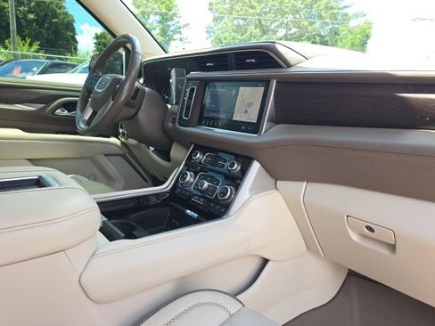 Used 2021 GMC Yukon Denali w/ Denali Premium Package RWD image 25