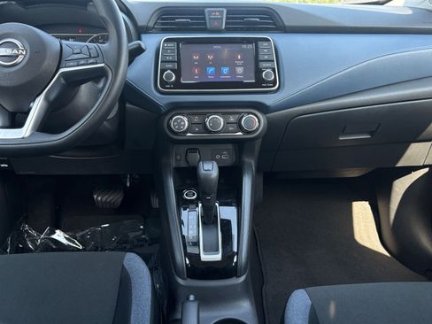Used 2025 Nissan Versa SV FWD image 17