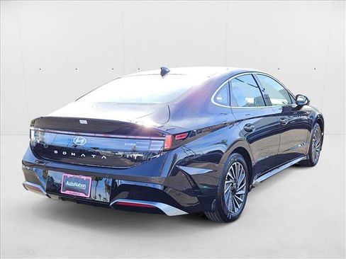 New 2025 Hyundai Sonata Limited image 5