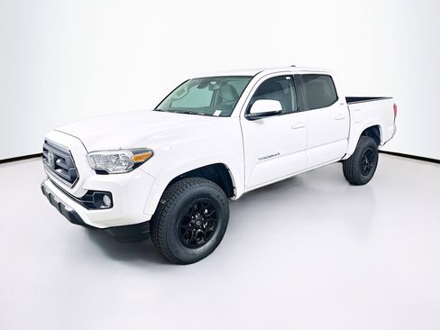 Used 2021 Toyota Tacoma SR5 image 3