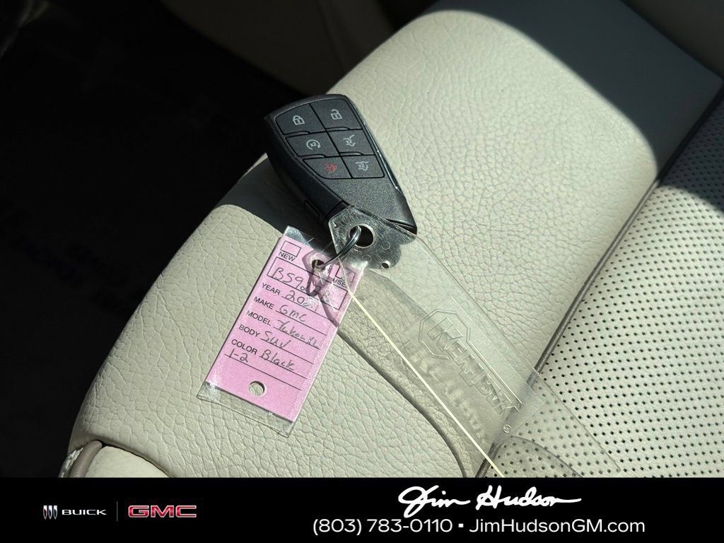 Used 2021 GMC Yukon XL Denali w/ Denali Premium Package AWD/4WD image 42