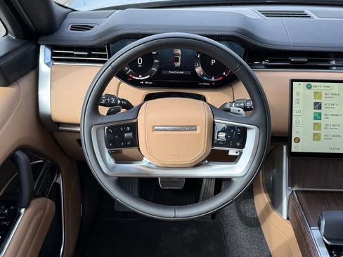 New 2026 Land Rover Range Rover Long Wheelbase SE AWD/4WD image 17