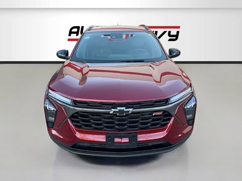 Used 2025 Chevrolet Trax RS w/ Driver Confidence Package FWD image 2