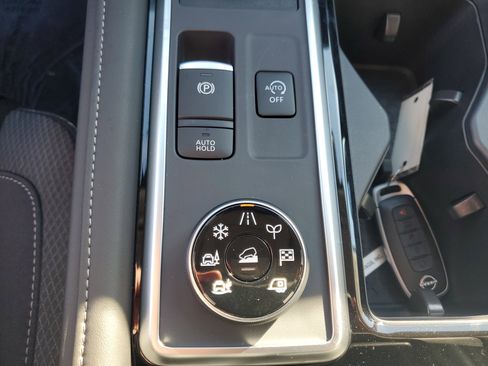 New 2025 Nissan Pathfinder SV image 33