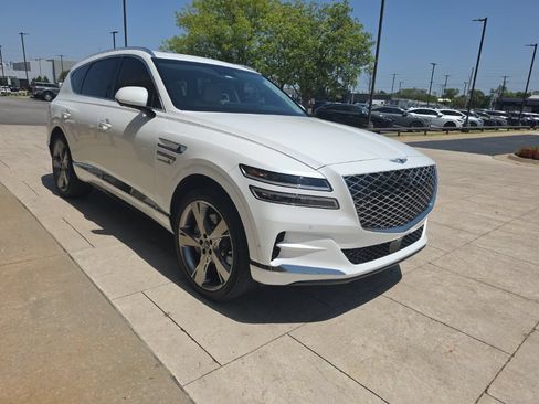 Used 2024 Genesis GV80 2.5T w/ Prestige Package AWD/4WD image 3