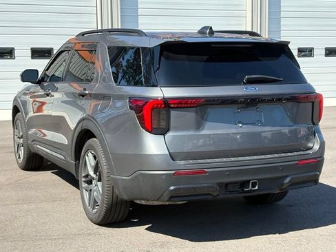 Used 2025 Ford Explorer ST-Line w/ Premium Package RWD image 3
