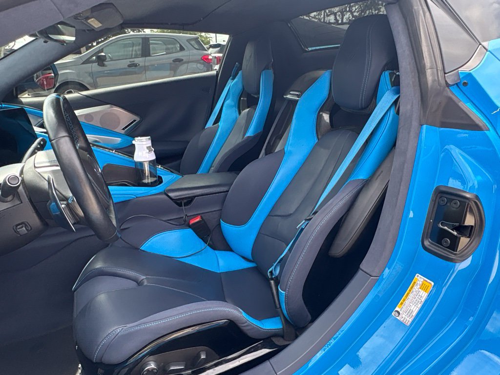 Used 2021 Chevrolet Corvette Stingray Premium Conv w/ Z51 Performance Package RWD image 2