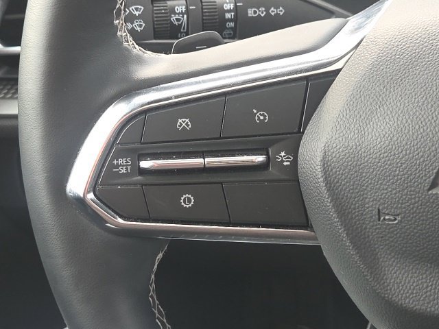Used 2025 Chevrolet Traverse LT w/ Sun and Wheel Package FWD image 38