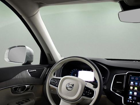 Certified 2025 Volvo XC90 T8 Plus w/ Protection Package Premier image 35