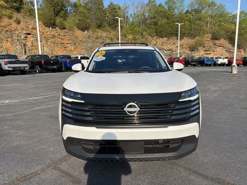 Used 2025 Nissan Kicks SV w/ SV Premium Package image 8