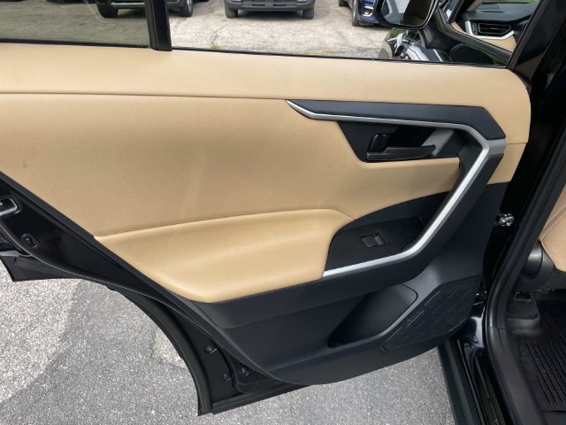 Used 2025 Toyota RAV4 LE AWD/4WD image 18
