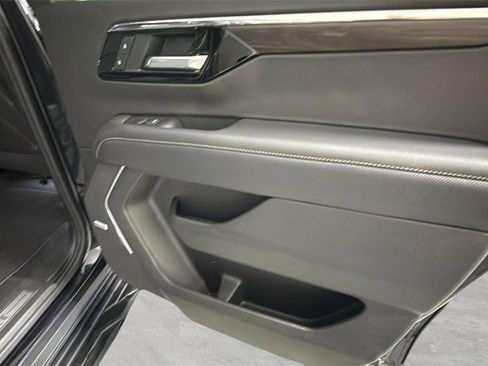 Used 2025 Chevrolet Suburban Premier image 35