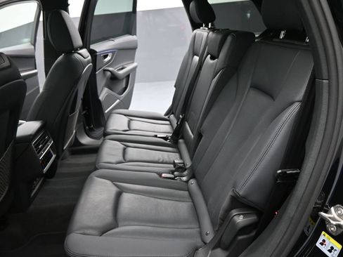Used 2022 Audi Q7 3.0T Premium Plus w/ Premium Plus Package AWD/4WD image 22
