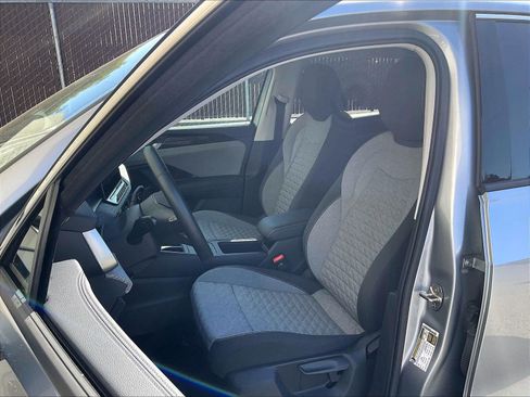 Certified 2025 Volkswagen Tiguan S FWD image 23