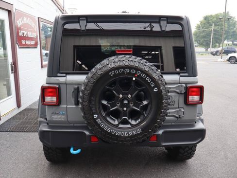 Used 2023 Jeep Wrangler Unlimited w/ Cold Weather Group AWD/4WD image 3
