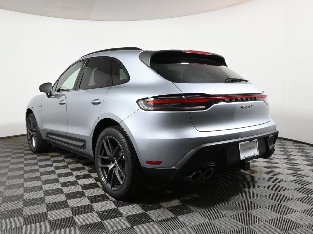 Used 2026 Porsche Macan AWD/4WD image 3