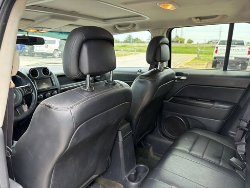 Used 2016 Jeep Patriot High Altitude AWD/4WD image 26