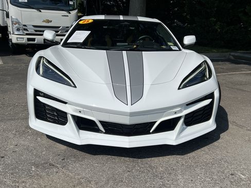 Used 2025 Chevrolet Corvette Z06 w/ Chrome Exterior Badge Package image 3