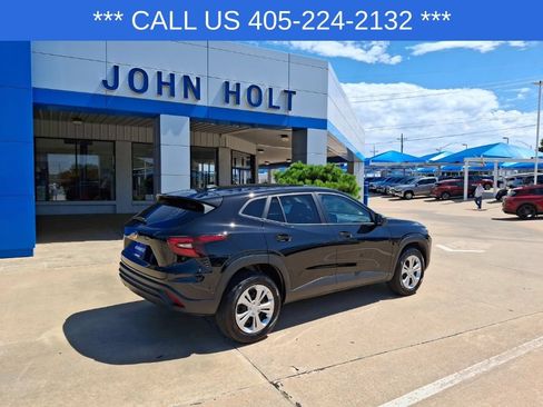 Used 2025 Chevrolet Trax LS w/ Driver Confidence Package FWD image 8