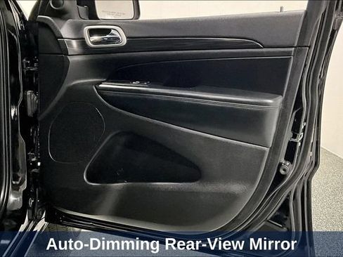 Used 2020 Jeep Grand Cherokee Altitude AWD/4WD image 38
