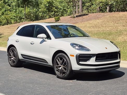 Certified 2024 Porsche Macan AWD/4WD image 24