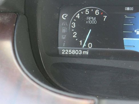 Used 2011 Ford Edge Limited w/ 301A Rapid Spec Order Code AWD/4WD image 9