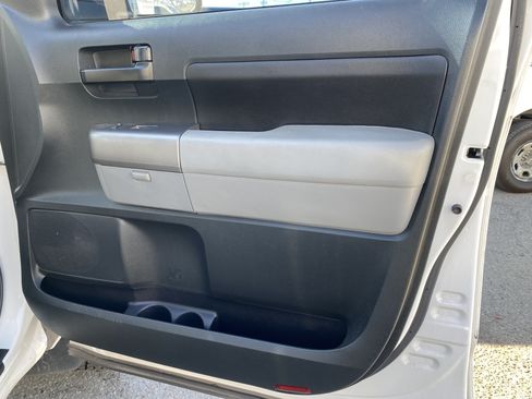 Used 2013 Toyota Tundra 2WD CrewMax w/ Tow Pkg image 20