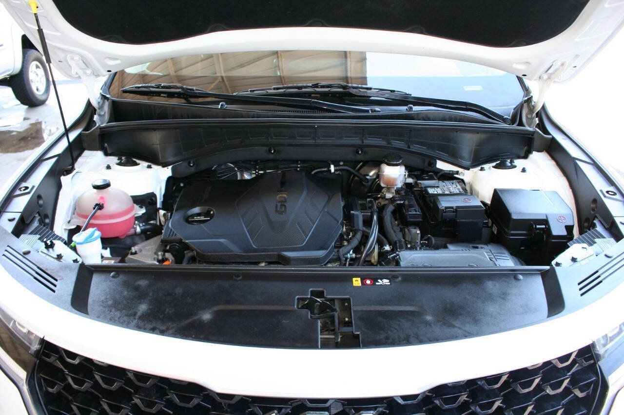 Used 2022 Kia Sorento LX AWD/4WD image 12