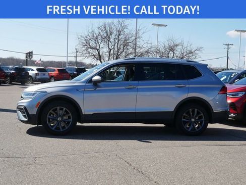 Certified 2023 Volkswagen Tiguan SE image 4