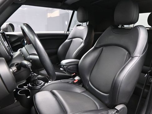 Used 2017 MINI Cooper Convertible image 11