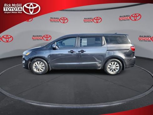 Used 2019 Kia Sedona LX FWD image 5