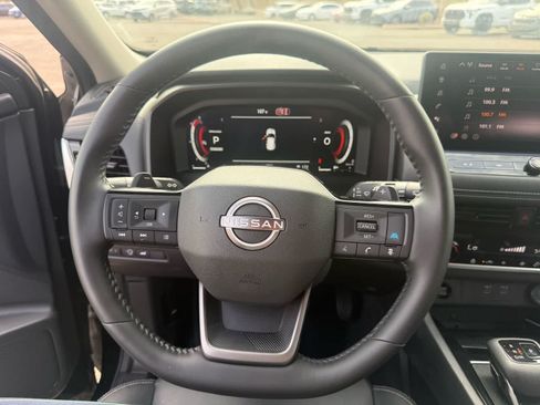 Used 2026 Nissan Rogue SL FWD image 15