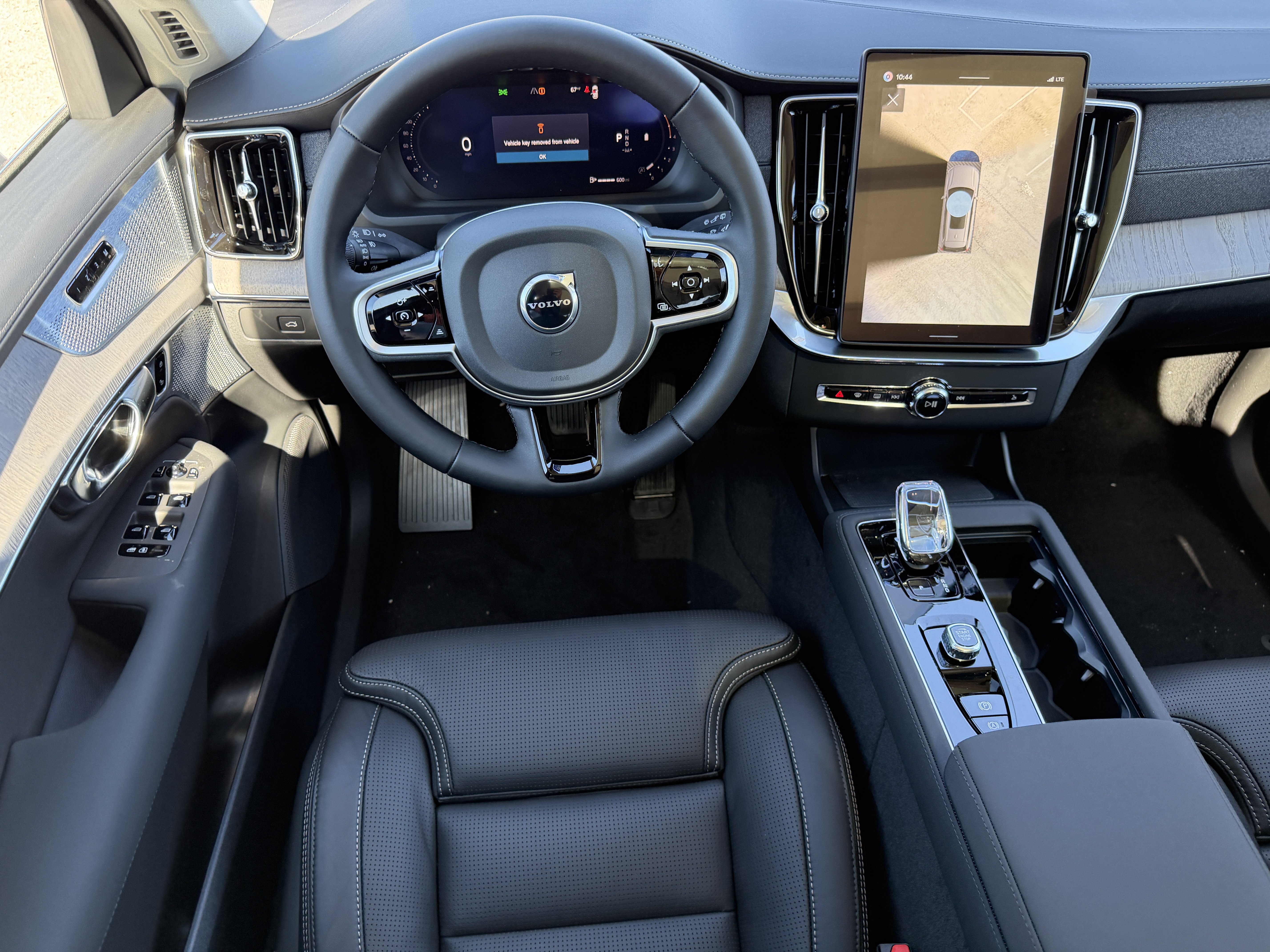 New 2026 Volvo XC90 B5 Ultra w/ Protection Package AWD/4WD image 13