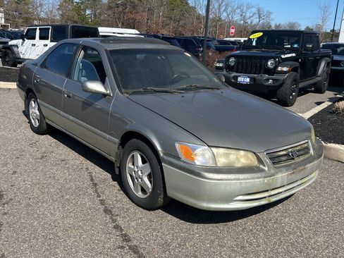 Used 2001 Toyota Camry LE image 3