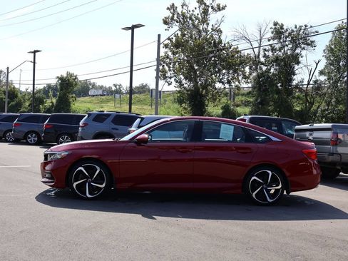 Used 2018 Honda Accord Sport image 4