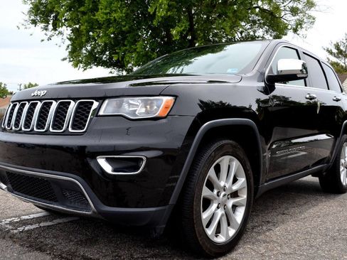 Used 2017 Jeep Grand Cherokee Limited AWD/4WD image 2